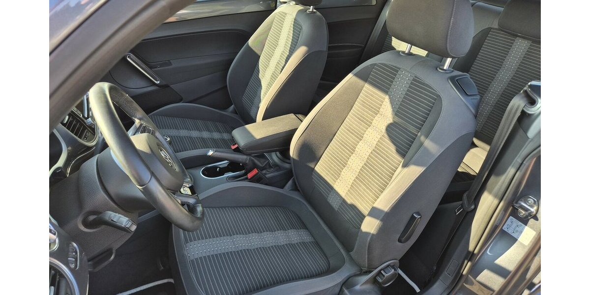 VW Beetle Sport Fender Soundsystem, Bi-Xenon, Navigat 68.122 km 16.890 &euro; Rodgau 63110