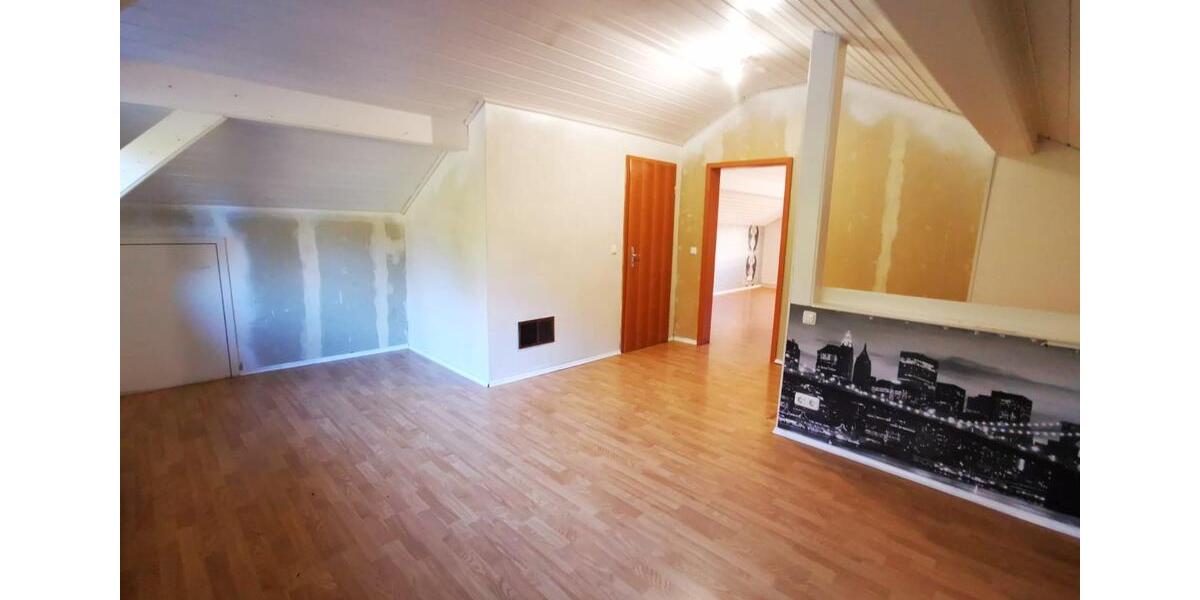Einfamilienhaus Büdingen - 10 Zimmer, 249 m&sup2;, 349.000&euro; | Angebot:24538124