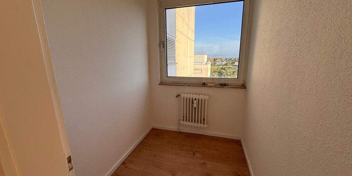 Etagenwohnung Frankfurt am Main Preungesheim - 4 Zimmer, 132 m&sup2;, 1.824&euro; | Angebot:25690822
