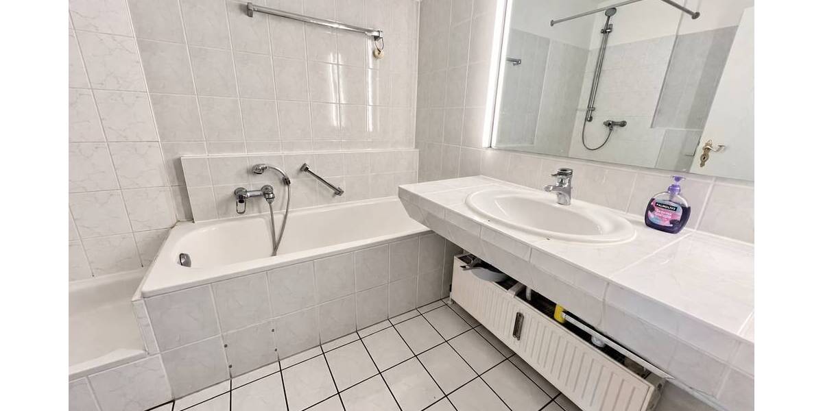 Wohnen mit Komfort: Helle 2-Zimmer-Wohnung mit Balkon und zwei Stellplätzen in Dietzenbach! - 2- Dietzenbach | Angebot:27717884