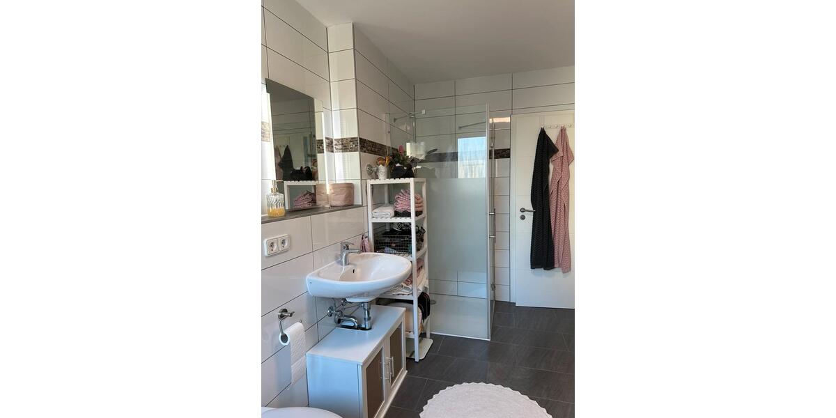 Etagenwohnung Frankfurt am Main Schwanheim - 2 Zimmer, 71 m&sup2;, 980&euro; | Angebot:25959573