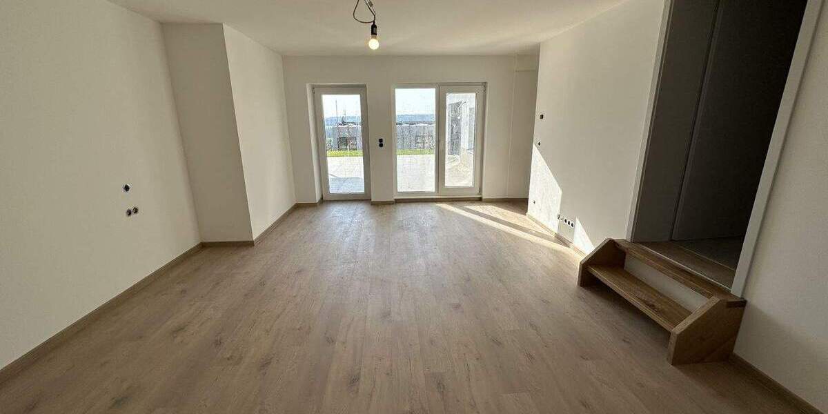 Etagenwohnung Karben Klein-Karben - 4 Zimmer, 170 m&sup2;, 2.050&euro; | Angebot:25665203