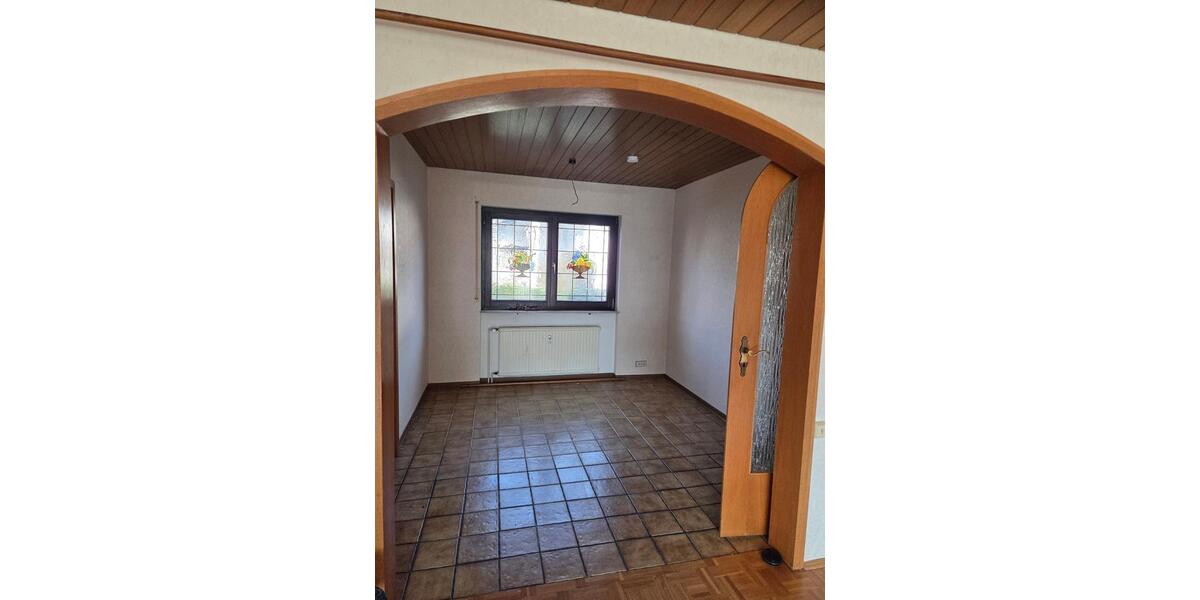 Erdgeschoßwohnung Offenbach am Main Bürgel - 4 Zimmer, 105 m&sup2;, 1.200&euro; | Angebot:25830844