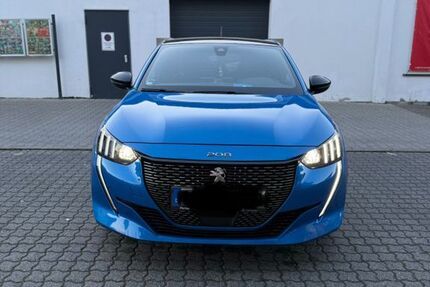 Peugeot 208 120.000 km 11.800 &euro; Babenhausen 64832
