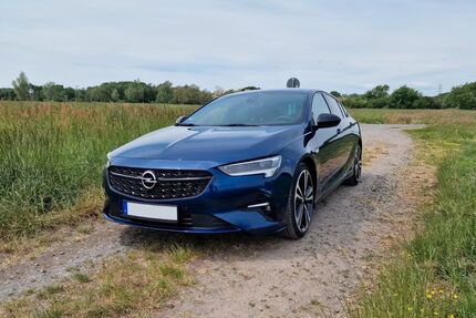 Opel Insignia 49.800 km 22.500 &euro; Hanau 63454