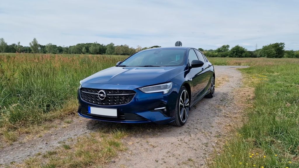 Opel Insignia 49.800 km 22.500 &euro; Hanau 63454