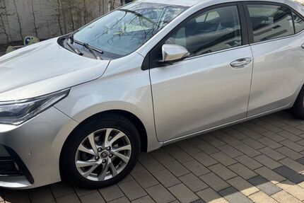 Toyota Corolla 98.000 km 15.200 &euro; MainHausen 63533