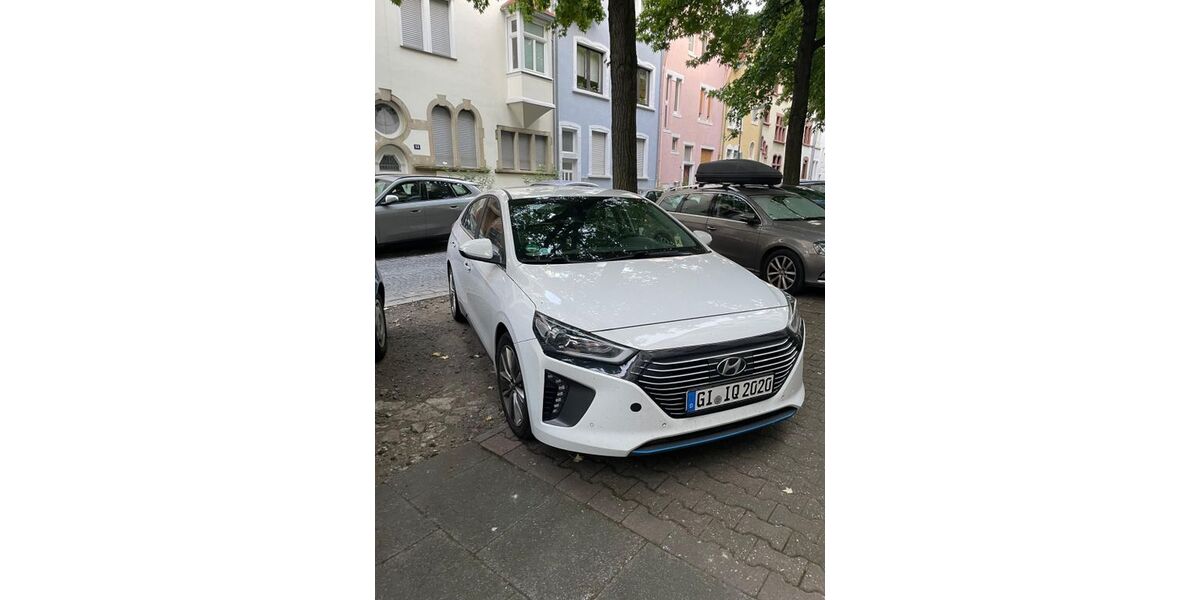 Hyundai IONIQ 167.000 km 8.200 &euro; Frankfurt am Main 60322