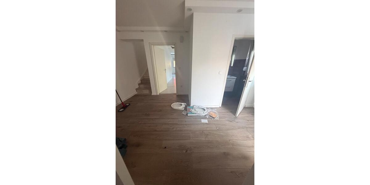 Reihenhaus Ronneburg - 4 Zimmer, 152 m&sup2;, 1.900&euro; | Angebot:25367731