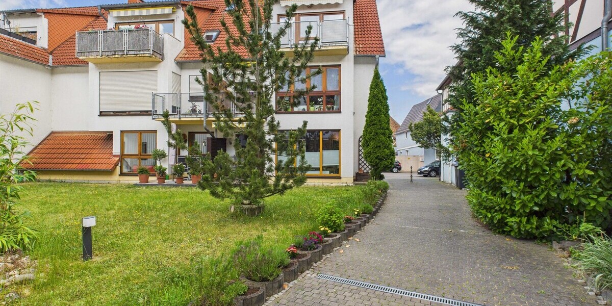 Exklusives Maisonette-Penthouse mit EBK, Whirlpool, Sauna & 2 TG-Stellplätzen - provisionsfrei - Maisonettenwohnung Karben / Petterweil Petterweil | Angebot:24951224