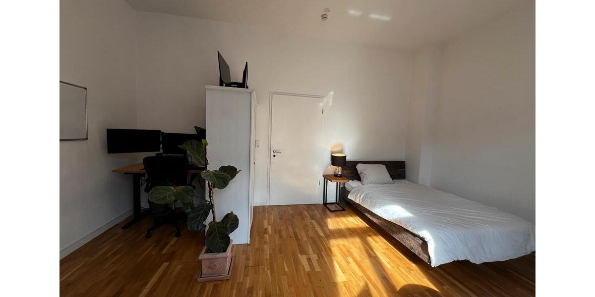 Etagenwohnung Frankfurt am Main Innenstadt - 3 Zimmer, 95 m&sup2;, 2.500&euro; | Angebot:25809532