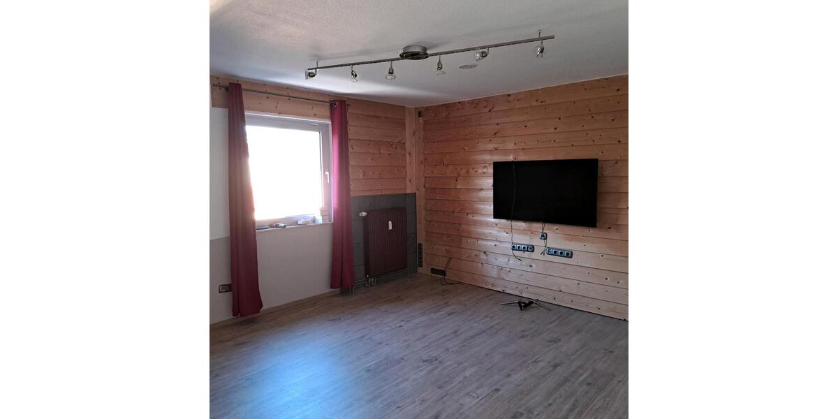 Dachgeschoßwohnung Gründau - 3 Zimmer, 94 m&sup2;, 1.200&euro; | Angebot:25812597