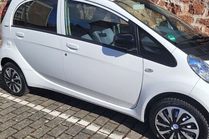 Peugeot iOn 11.135 km 8.400 &euro; Büdingen 63654