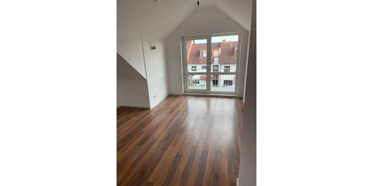 Dachgeschoßwohnung Gelnhausen - 2 Zimmer, 83 m&sup2;, 925&euro; | Angebot:25415642
