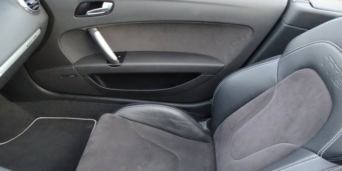 Audi TT 2.0 TFSI S Roadster quattro Klima, Navigation, 97.452 km 17.990 &euro; Rodgau 63110