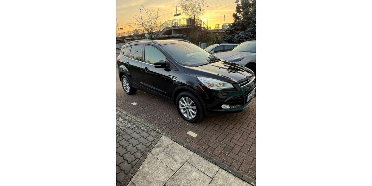Ford Kuga 141.300 km 9.200 &euro; Oberursel 61440