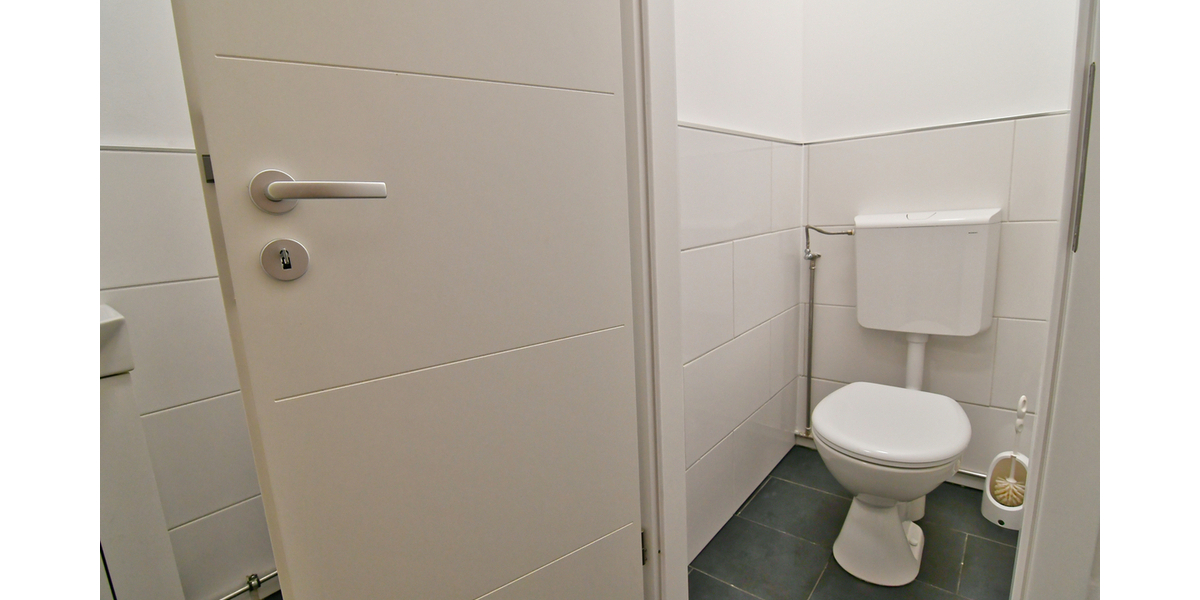 RESERVIERT! Ein bis drei Räume, Empfang, WC + Teeküche... frisch renoviert extra für Sie! - Gewerbeobjekt Frankfurt Gutleutviertel | Angebot:26339465