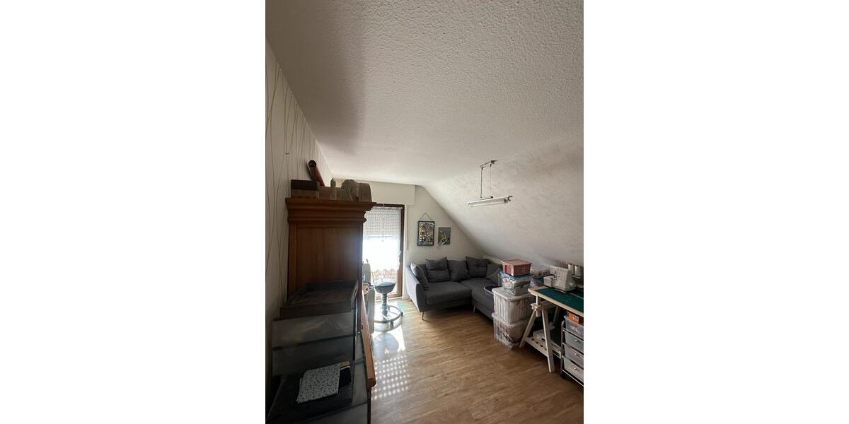 Dachgeschoßwohnung Florstadt - 3 Zimmer, 70 m&sup2;, 750&euro; | Angebot:25960518