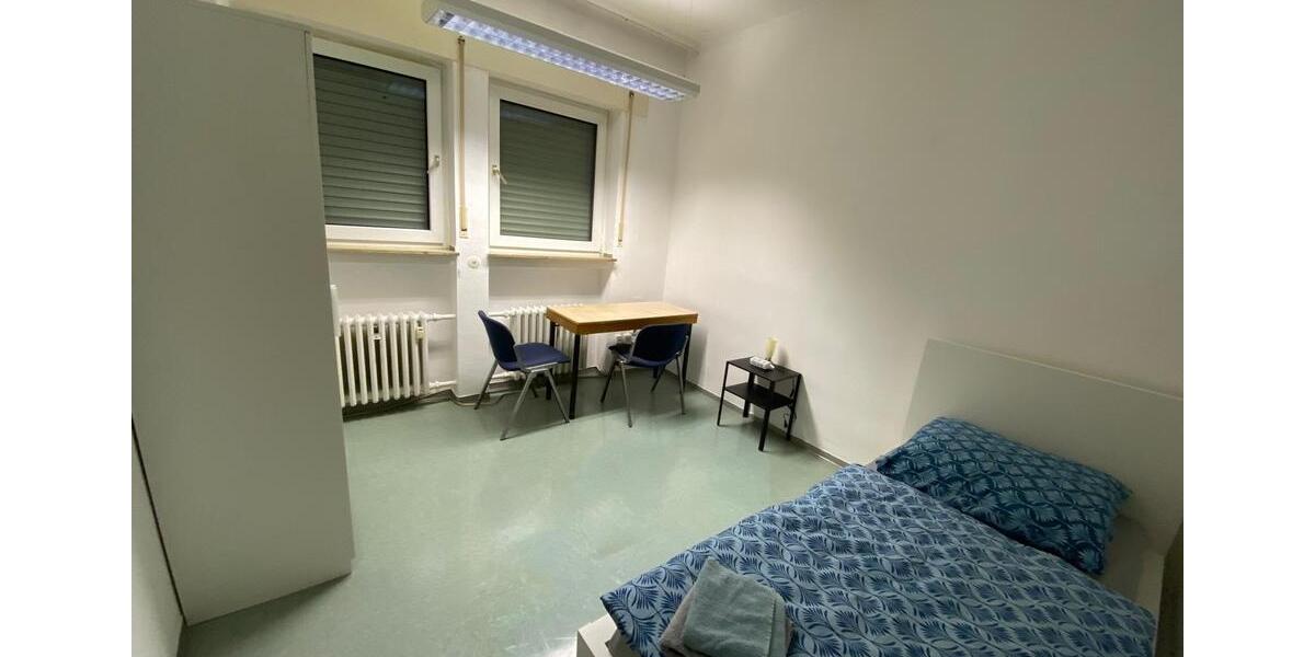 Etagenwohnung Frankfurt am Main Rödelheim - 15 Zimmer, 150 m&sup2;, 590&euro; | Angebot:25923530