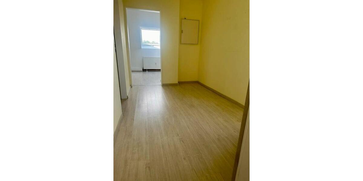 Dachgeschoßwohnung Freigericht - 3.5 Zimmer, 111 m&sup2;, 1.100&euro; | Angebot:25853896