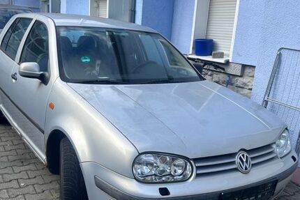VW Golf 230.000 km 600 &euro; Frankfurt 60487