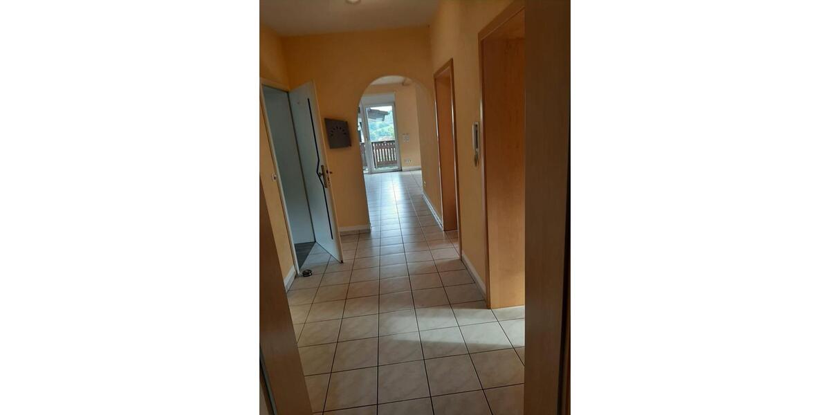 Etagenwohnung Ortenberg - 3 Zimmer, 115 m&sup2;, 950&euro; | Angebot:25903909