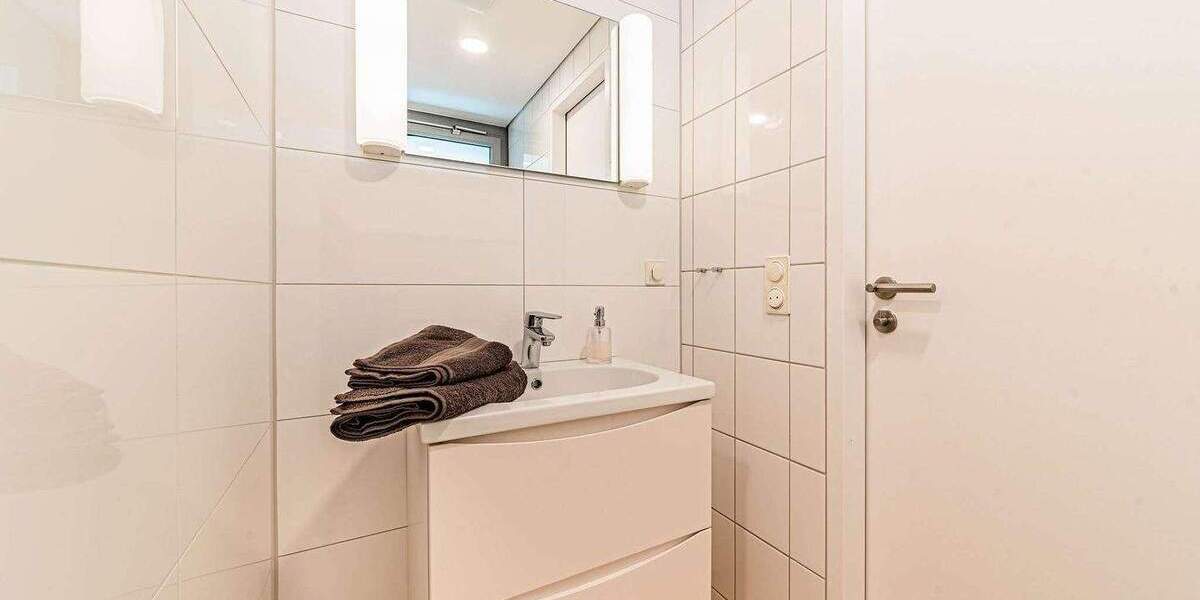 Etagenwohnung Frankfurt am Main Bahnhofsviertel - 2 Zimmer, 65 m&sup2;, 2.340&euro; | Angebot:25661899