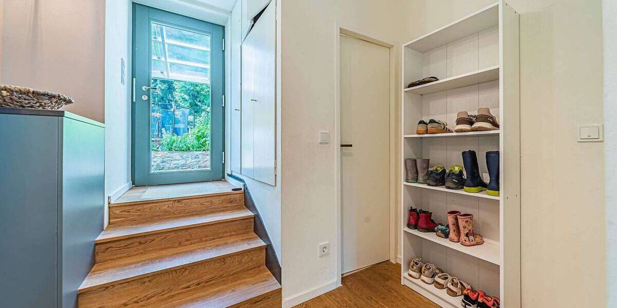 Etagenwohnung Frankfurt am Main Praunheim - 4 Zimmer, 125 m&sup2;, 3.500&euro; | Angebot:26824535