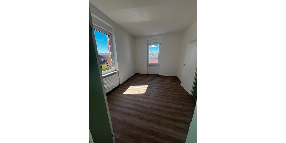 Einfamilienhaus Münster (Hessen) - 10 Zimmer, 195 m&sup2;, 2.425&euro; | Angebot:21530701