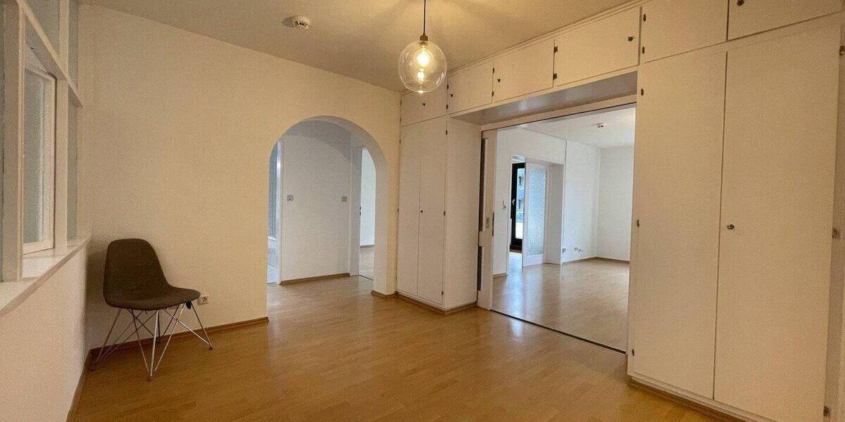 Etagenwohnung Frankfurt am Main Westend-Süd - 4 Zimmer, 120 m&sup2;, 1.990&euro; | Angebot:26903717