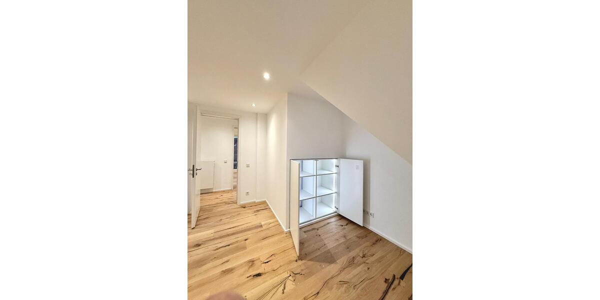 Maisonettenwohnung Frankfurt am Main Sachsenhausen - 5 Zimmer, 140 m&sup2;, 3.200&euro; | Angebot:25307985