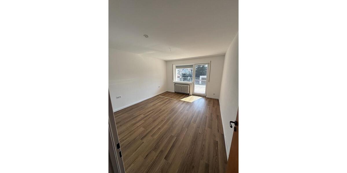 Erdgeschoßwohnung Dreieich - 4 Zimmer, 120 m&sup2;, 1.700&euro; | Angebot:23403248