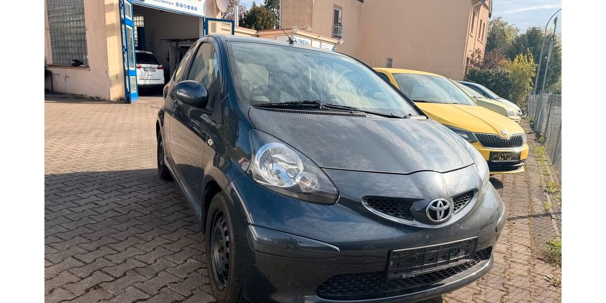 Toyota Aygo (X) 118.990 km 2.890 &euro; Rosbach 61191