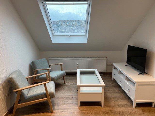 Dachgeschoßwohnung Frankfurt am Main Unterliederbach - 1.5 Zimmer, 27 m&sup2;, 800&euro; | Angebot:27630832