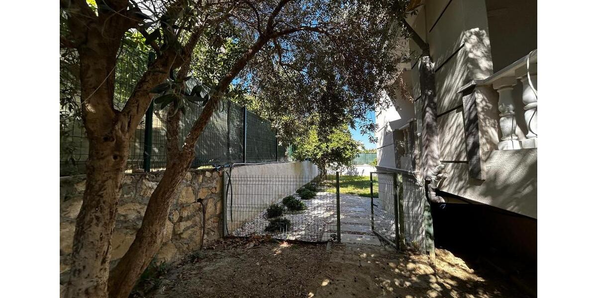 Villa Offenbach am Main Buchrain - 5 Zimmer, 300 m&sup2;, 300.000&euro; | Angebot:25903264