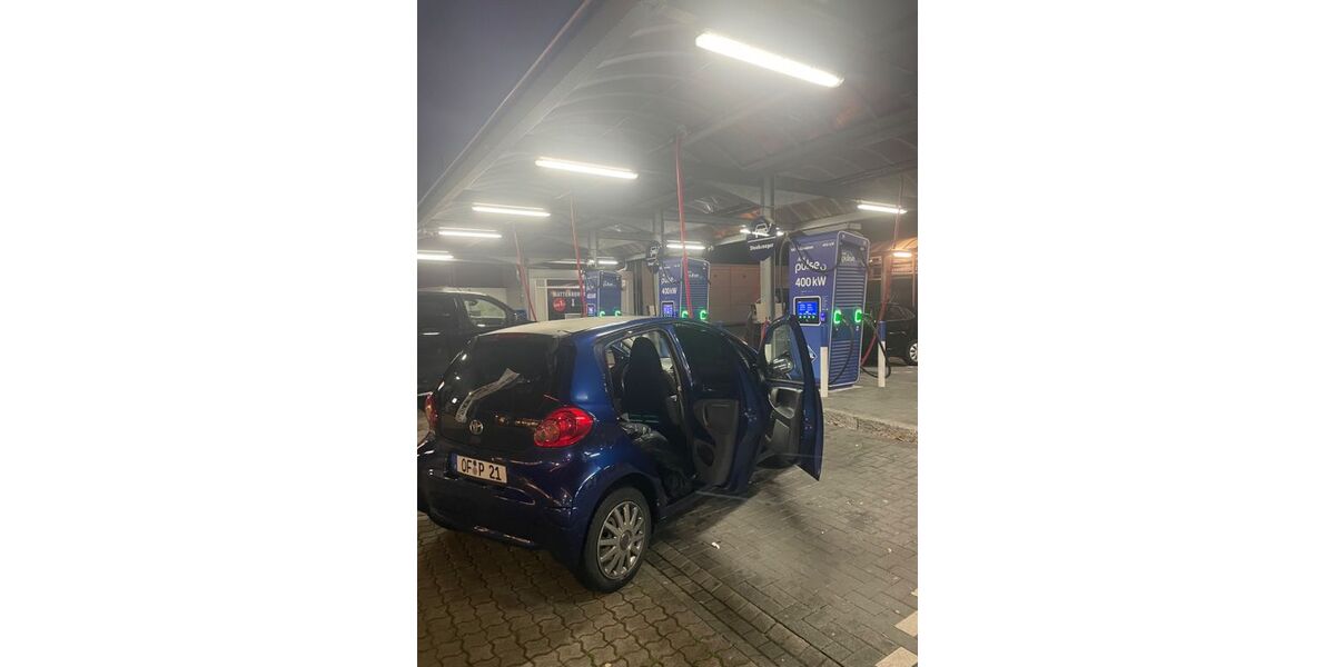 Toyota Aygo (X) 209.000 km 1.350 &euro; Offenbach 63057
