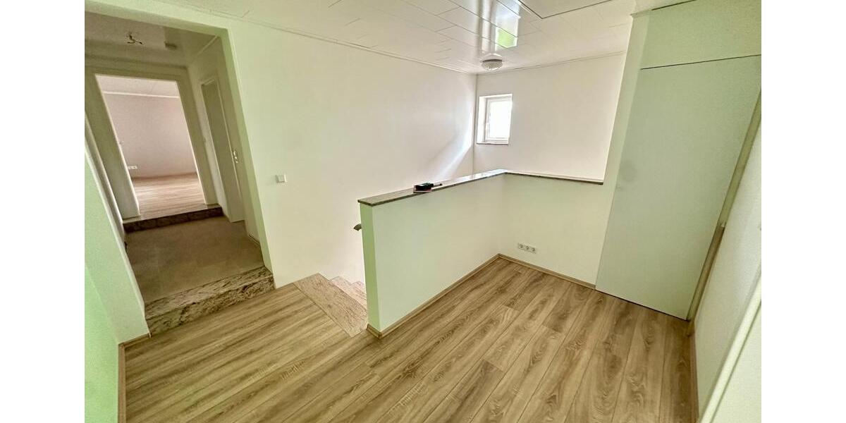 Einfamilienhaus Florstadt - 3 Zimmer, 113 m&sup2;, 1.350&euro; | Angebot:27620678