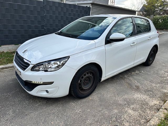 Peugeot 308 96.500 km 5.900 &euro; Bad Vilbel 61118