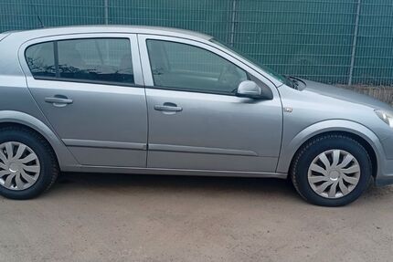 Opel Astra 180.000 km 650 &euro; Hanau 63452