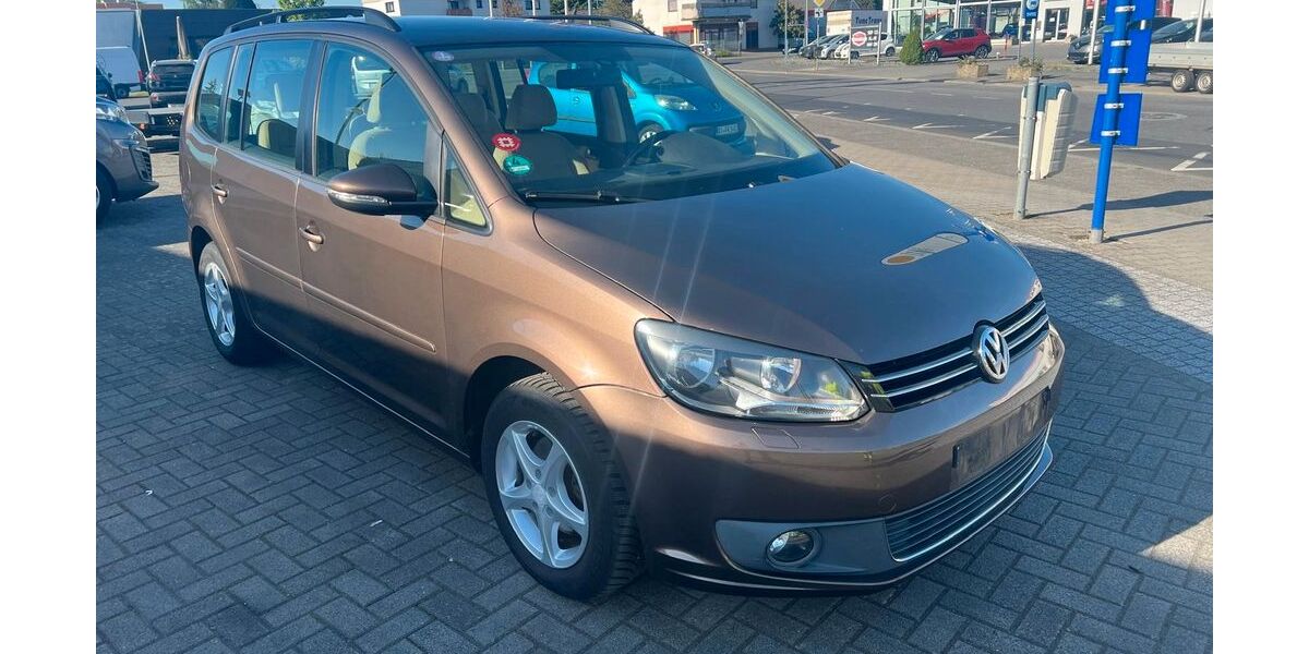 VW Touran 213.796 km 5.100 &euro; Rodgau Nieder-Roden 63110