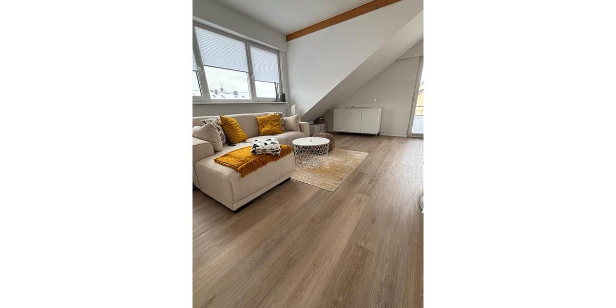 Dachgeschoßwohnung Oberursel (Taunus) - 2.5 Zimmer, 70 m&sup2;, 1.500&euro; | Angebot:25718517