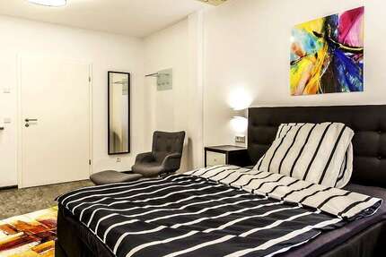 Zimmer Frankfurt Bahnhofsviertel - 10 Zimmer, 700&euro; | Angebot:26617301