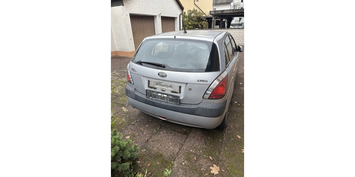 Kia Rio 180.000 km 1.300 &euro; Hainburg 63512