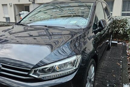 VW Touran 95.750 km 20.900 &euro; Frankfurt am Main 60326