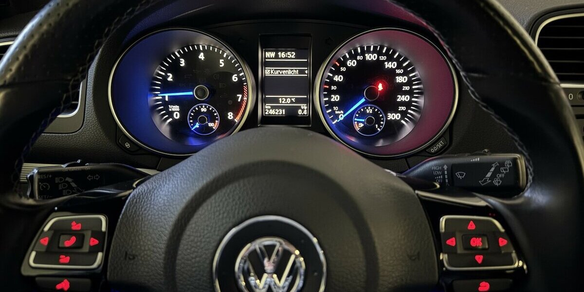 VW Golf R 4Motion 6-Gang /Leder/ 19´´/Xenon/HG-M 247.000 km 12.950 &euro; Dreieich 63303