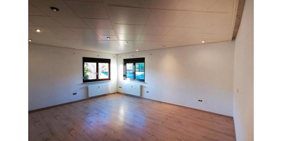 Einfamilienhaus Büdingen - 10 Zimmer, 249 m&sup2;, 349.000&euro; | Angebot:24538124