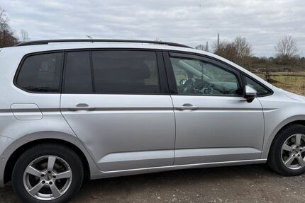 VW Touran 223.000 km 13.500 &euro; Hanau 63456