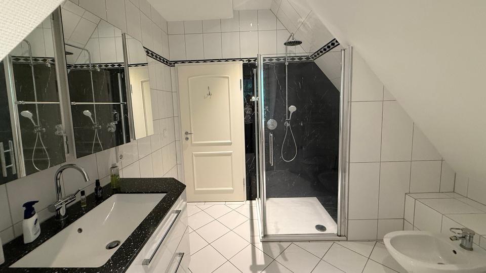 Einfamilienhaus Bad Homburg vor der Höhe Gonzenheim - 3 Zimmer, 130 m&sup2;, 2.500&euro; | Angebot:25947869