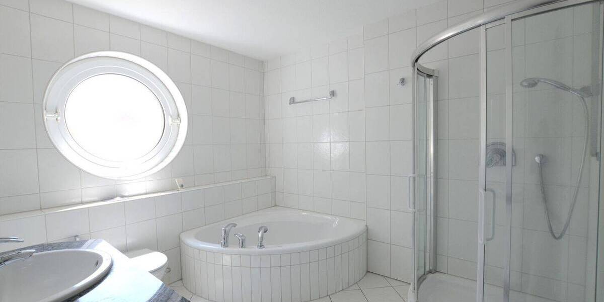 Etagenwohnung Kronberg im Taunus Oberhöchstadt - 4 Zimmer, 148 m&sup2;, 2.200&euro; | Angebot:26835157