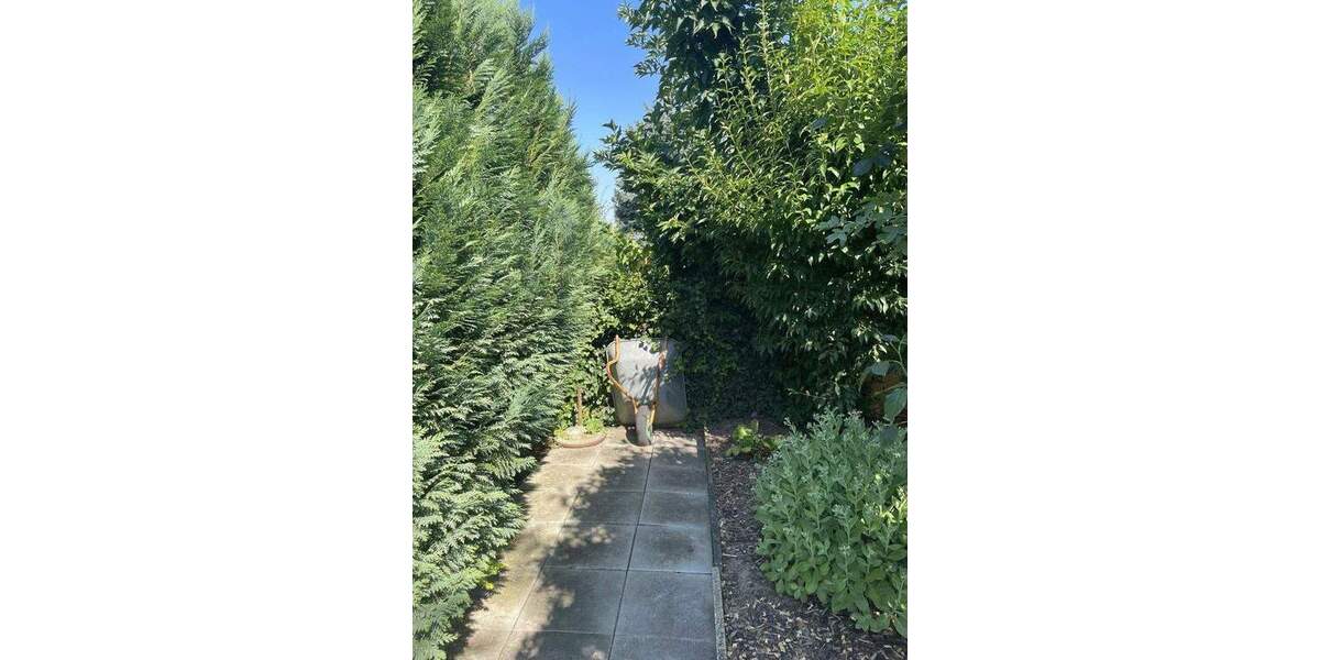 Doppelhaushälfte Frankfurt Harheim - 7 Zimmer, 170 m&sup2;, 600.000&euro; | Angebot:25820766